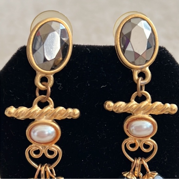Vintage chandelier style crystal and pearl drop earrings - Picture 3 of 4